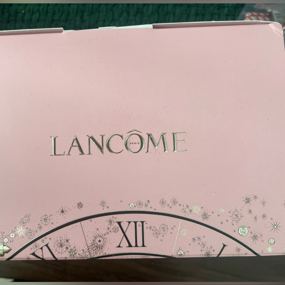 Lancome Holiday 2025 Gift Set + LANCÔME 2023 Beauty case (empty) - Picture 2 of 5